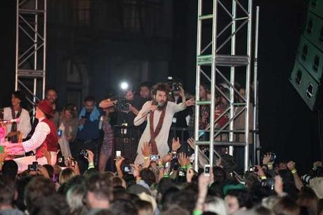 edward_sharpe_01 El Billabong Design For Humanity 2011 recuadó fondos para “Save The Music Fondation”