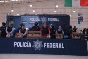 LE ECHARON EL GUANTE A CHANGO