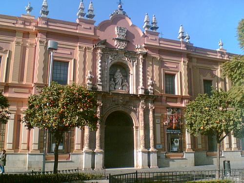 http://www.vuelosalmundo.es/wp-content/uploads/museo-bellas-artes-sevilla.jpg