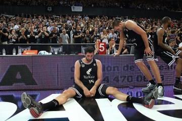 Bizkaia Bilbao Basket,Alex Mumbru,Axel Hervelle 20110616-123728.jpg