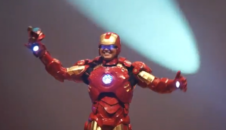 director vestido de iron man