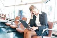 Más estrés en la mujer y más suicidios en el hombre