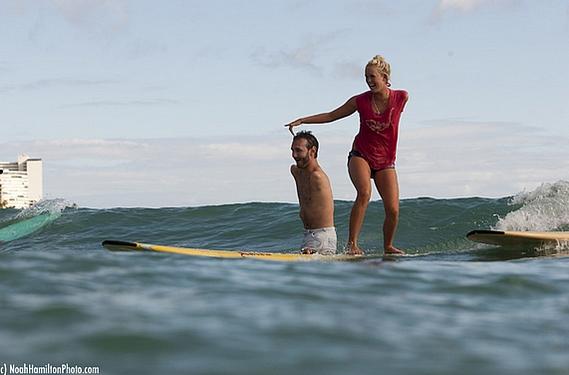 Bethany Hamilton se lesiona en un viaje a las Metawai