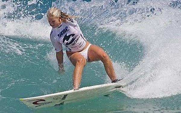 Bethany Hamilton se lesiona en un viaje a las Metawai