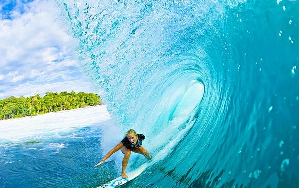 Bethany Hamilton se lesiona en un viaje a las Metawai