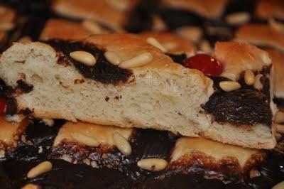 Coca De San Juan Con Crema De Chocolate Coca De San Juan Con Crema De Chocolate