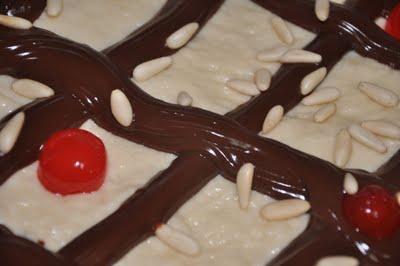 Coca De San Juan Con Crema De Chocolate Coca De San Juan Con Crema De Chocolate