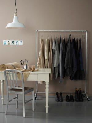 MESAS PEQUENAS PARA DISTINTOS USOS