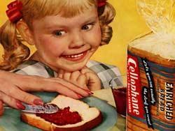 niña pan Esta niña parece la versión femenina del muñeco Chucky. Vamos, con esa mirada se devoraría hasta su madre.