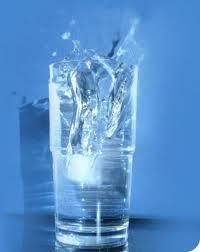 Hidrátate bien por fuera y por dentro: Bebe mucha agua!!!! Hidrátate bien por fuera y por dentro: Bebe mucha agua!!!!