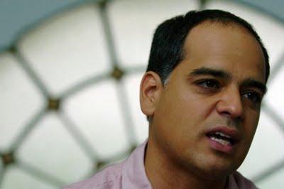 Oposición y sus medios sufren de abstinencia por Chávez