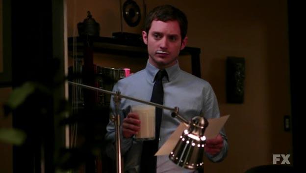 wilfred 1 Wilfred, oda a la locura canina