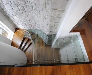 ESCALERAS DE VIDRIO