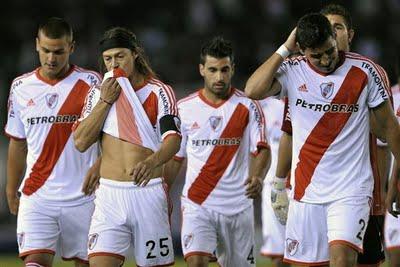 La libreta deportiva (44): River Plate toca fondo y desciende a la serie B