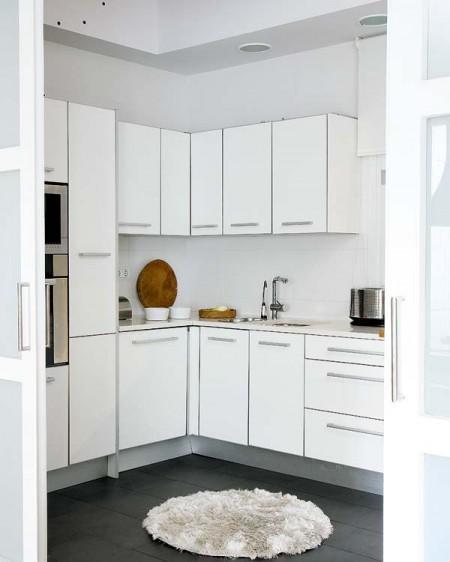 Un primero con terraza y jardín vigas en el techo sillas panton salon en la terraza piso con terraza y jardín muebles de terraza muebles de ikea muebles de diseño estilo nórdico estilo moderno estilo mediterráneo estilo escandinavo diseño de interiores primer piso decoración primer piso decoración en blanco decoración de interiores