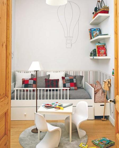 Un primero con terraza y jardín vigas en el techo sillas panton salon en la terraza piso con terraza y jardín muebles de terraza muebles de ikea muebles de diseño estilo nórdico estilo moderno estilo mediterráneo estilo escandinavo diseño de interiores primer piso decoración primer piso decoración en blanco decoración de interiores