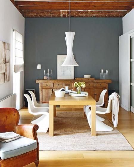 Un primero con terraza y jardín vigas en el techo sillas panton salon en la terraza piso con terraza y jardín muebles de terraza muebles de ikea muebles de diseño estilo nórdico estilo moderno estilo mediterráneo estilo escandinavo diseño de interiores primer piso decoración primer piso decoración en blanco decoración de interiores