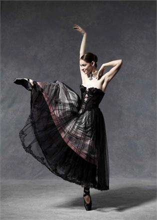 ENGLISH NATIONAL BALLET & FASHION DESIGNES