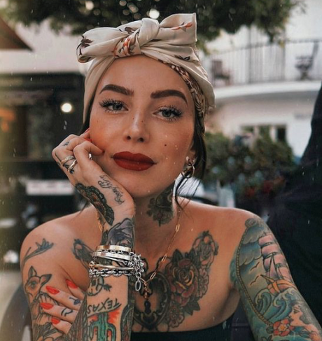 Pañuelos, turbantes y vinchas, los salvadores capilares de la cuarentena.