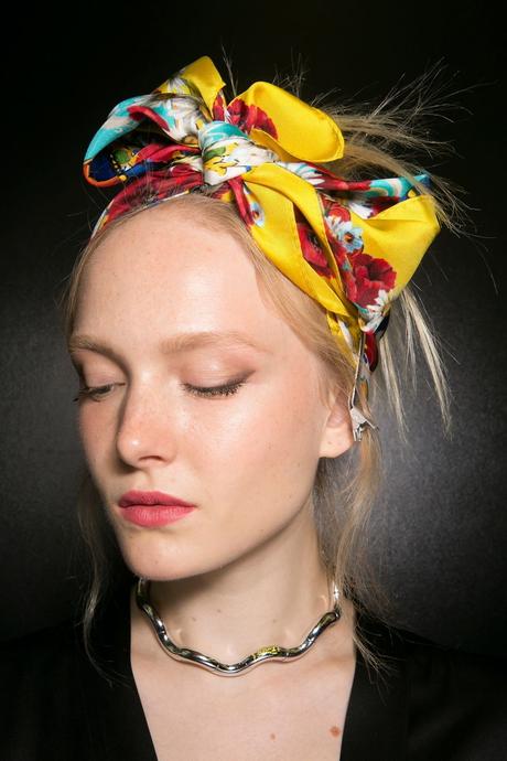 Pañuelos, turbantes y vinchas, los salvadores capilares de la cuarentena.