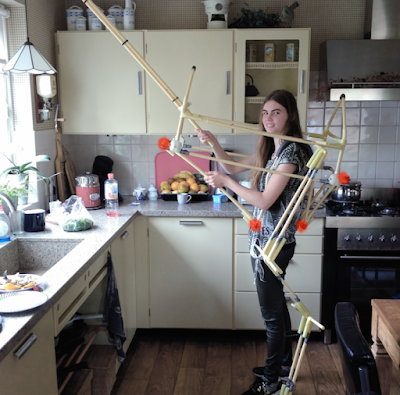 El dinosaurio mecánico de Esmée Kramer