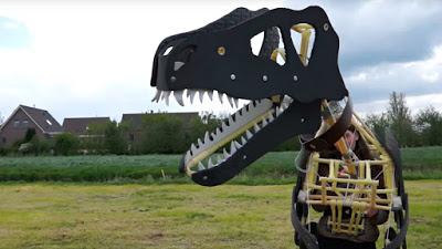 El dinosaurio mecánico de Esmée Kramer