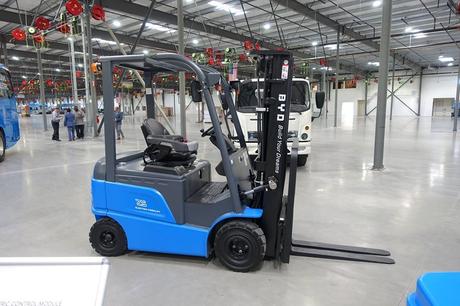 Carretillas TR analiza cómo el sector logístico se reinventa para salvar la economía