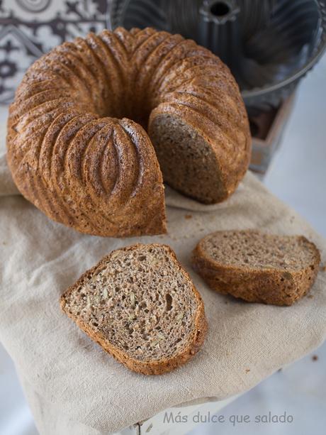 Pan integral en molde de  Bundt Cake.