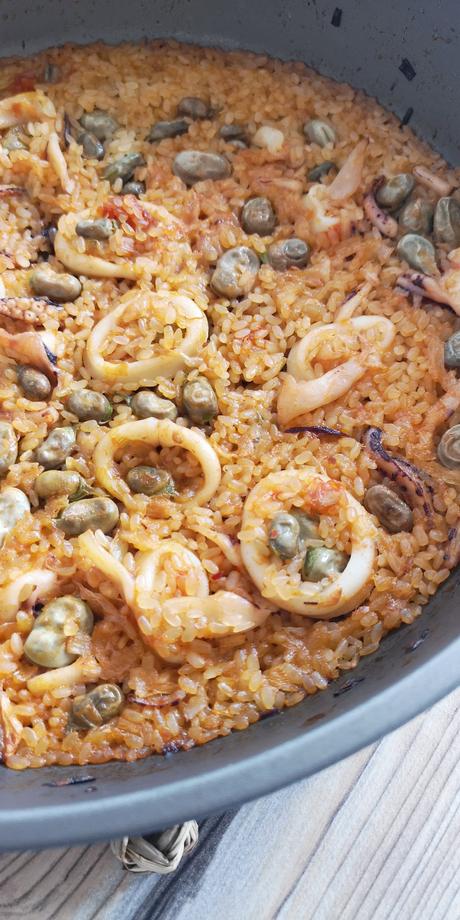 Receta de arroz con habas, calamares y ajos tiernos Receta de arroz con habas, calamares y ajos tiernos