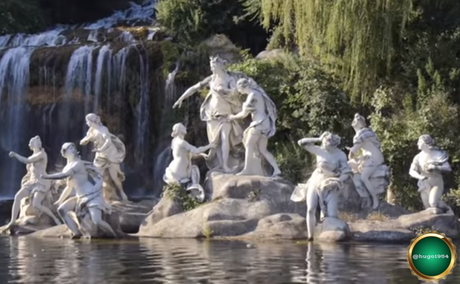 La Reggia di Caserta es el palacio real más grande del mundo. La Reggia di Caserta es el palacio real más grande del mundo.
