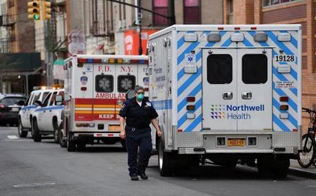 EEUU registra el peor balance de muertes en un dìa por coronavirus; casi 2,600.