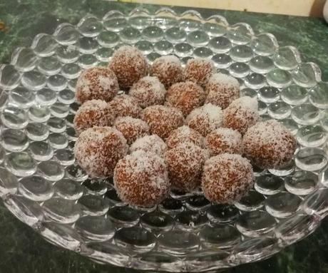 Receta para hacer con niños: cocadas de manjar