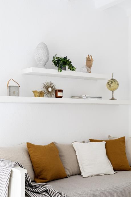 viviendas barcelona barceloneta tourist apartment spanish properties spanish house barcelona scandinavian apartment in spain piso barcelona mediterranean interiors estilo mediterráneo barcelona decor barcelona barcelona interiors apartamento turístico barcelona  