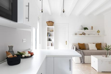 viviendas barcelona barceloneta tourist apartment spanish properties spanish house barcelona scandinavian apartment in spain piso barcelona mediterranean interiors estilo mediterráneo barcelona decor barcelona barcelona interiors apartamento turístico barcelona  