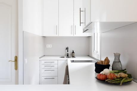 viviendas barcelona barceloneta tourist apartment spanish properties spanish house barcelona scandinavian apartment in spain piso barcelona mediterranean interiors estilo mediterráneo barcelona decor barcelona barcelona interiors apartamento turístico barcelona  