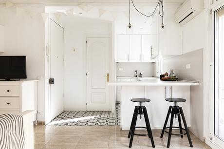 viviendas barcelona barceloneta tourist apartment spanish properties spanish house barcelona scandinavian apartment in spain piso barcelona mediterranean interiors estilo mediterráneo barcelona decor barcelona barcelona interiors apartamento turístico barcelona  