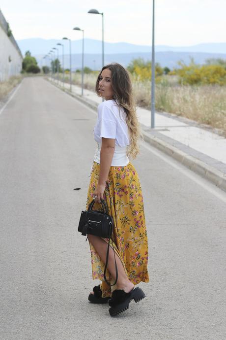 Falda Larga Flores Zara