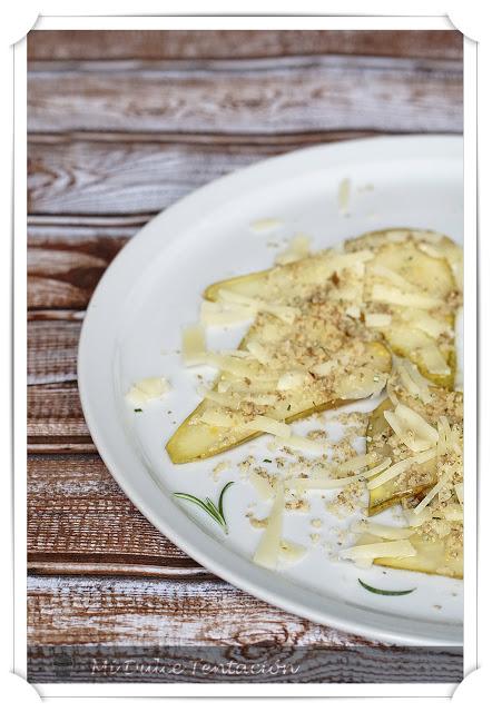 Carpaccio de Pera con Romero y arena de Nueces Carpaccio de Pera con Romero y arena de Nueces