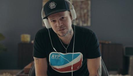 Residente estrena una emocionante versión de ‘René’ grabada en cuarentena Actuación de René en cuarentena