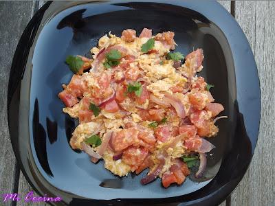 EKOORI (HUEVOS REVUELTOS CON ESPECIAS AL ESTILO HINDÚ)