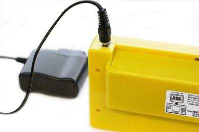 Columbus Circle anuncia una nueva consola portátil para juegos de Famicom Columbus Circle anuncia una nueva consola portátil para juegos de Famicom