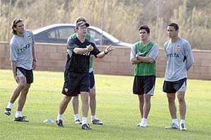 Rafael Benítez «El 60 cumpleaños de un entrenador de leyenda».