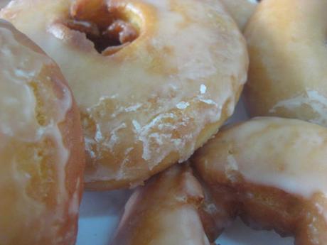 DONUTS (Receta definitiva y dos glasas para terminarlos)