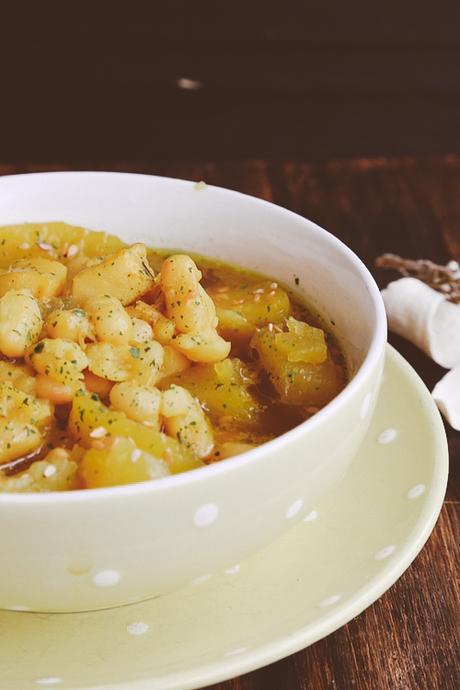 CALDERETA DE ALUBIAS CON CALAMARES CALDERETA DE ALUBIAS CON CALAMARES