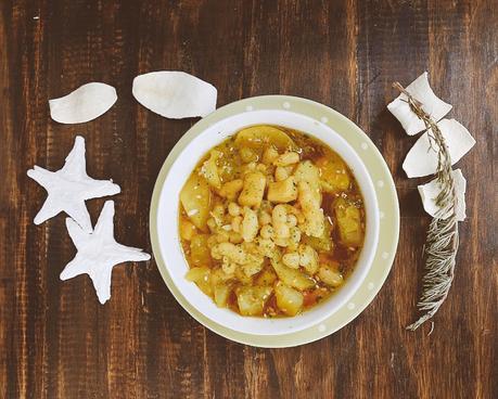 CALDERETA DE ALUBIAS CON CALAMARES CALDERETA DE ALUBIAS CON CALAMARES