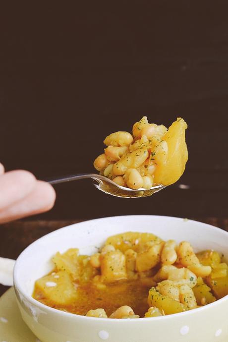 CALDERETA DE ALUBIAS CON CALAMARES CALDERETA DE ALUBIAS CON CALAMARES