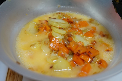 Tortilla de patatas con puerro y calabaza Tortilla de patatas con puerro y calabaza