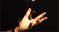 Reseña: La reina roja - Victoria Aveyard