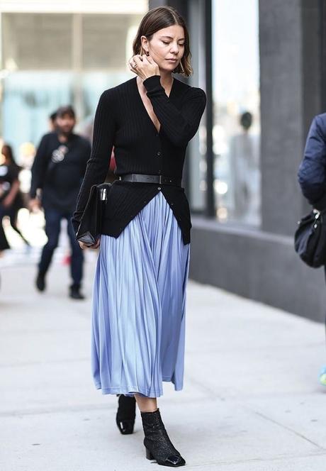 Look Falda Midi Con Botines