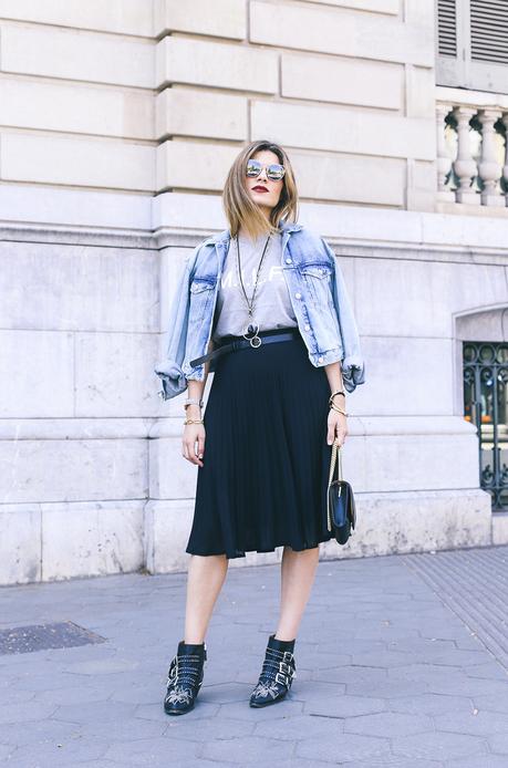 Look Falda Midi Con Botines